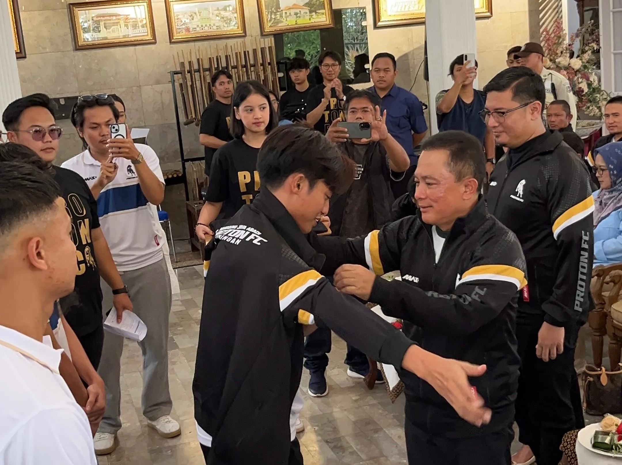 Bupati Kuningan Didampingi Presiden Proton.fc
