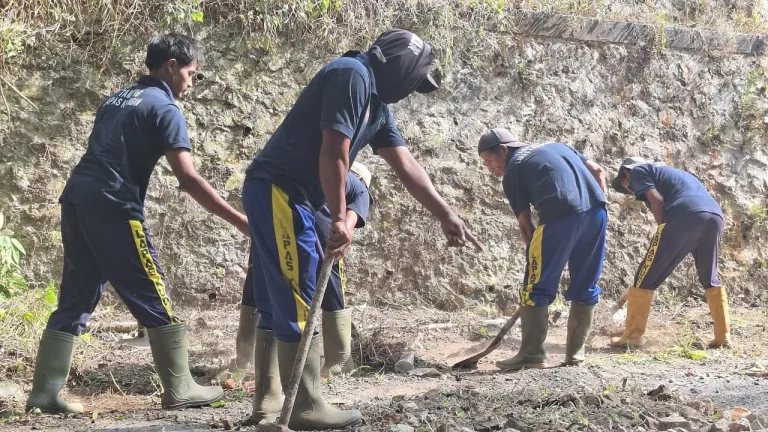 Warga Binaan Lapas Kuningan Turut Peduli Lingkungan