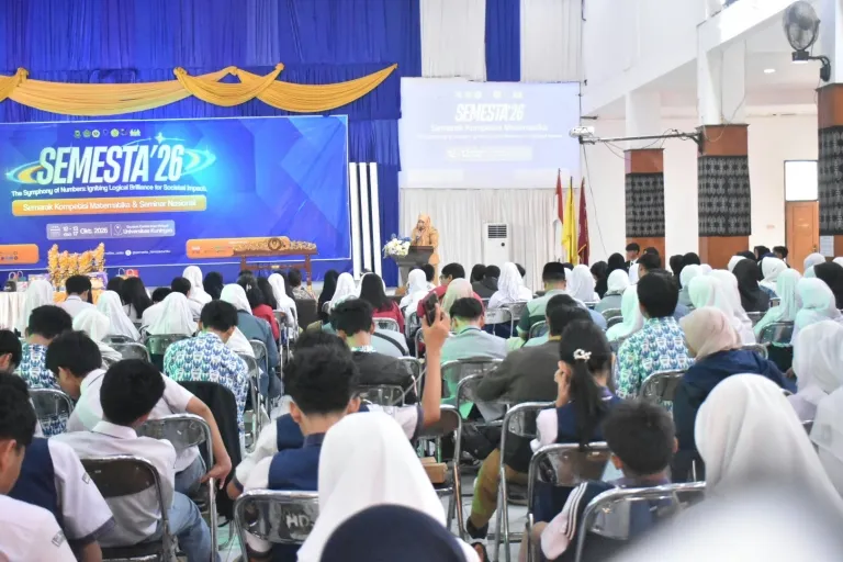 SEMESTA Universitas Kuningan Dorong Budaya Riset dan Kreativitas Pelajar