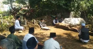 PHSN Darma Gelar Ziarah Maqbaroh, Kenang Jasa Ulama