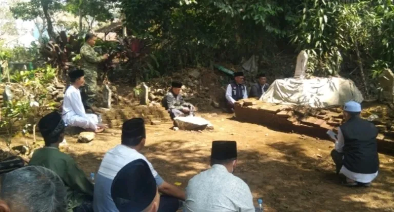 PHSN Darma Gelar Ziarah Maqbaroh, Kenang Jasa Ulama