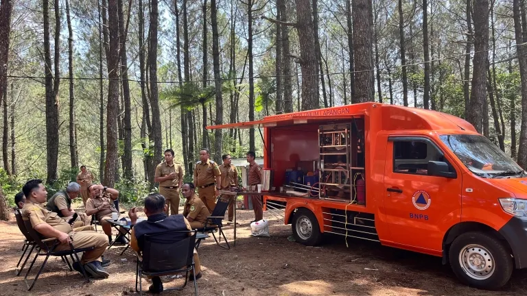 Secangkir Kopi Pagi Di Talaga Surian